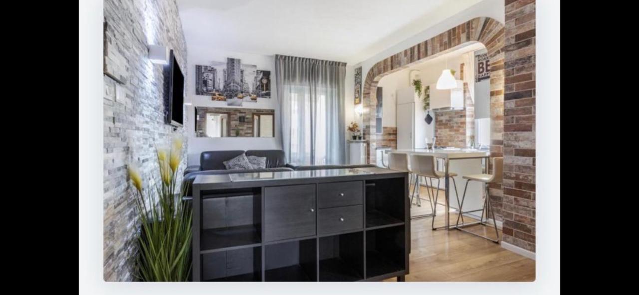 Queen East Verona Apartments Ngoại thất bức ảnh