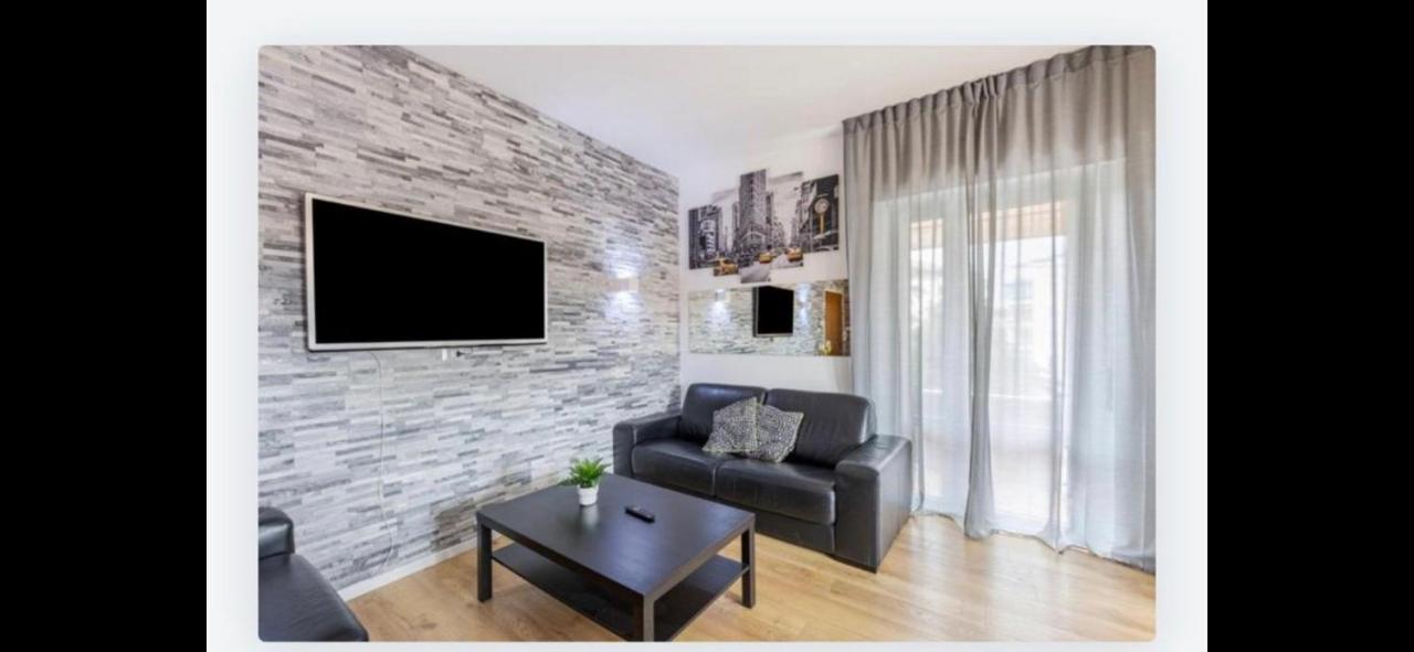 Queen East Verona Apartments Ngoại thất bức ảnh