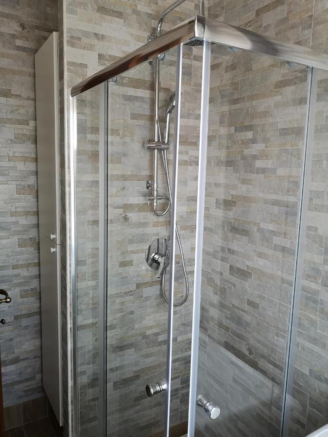 Queen East Verona Apartments Ngoại thất bức ảnh