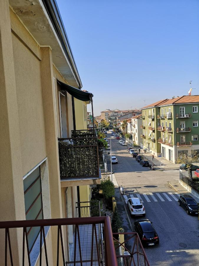 Queen East Verona Apartments Ngoại thất bức ảnh